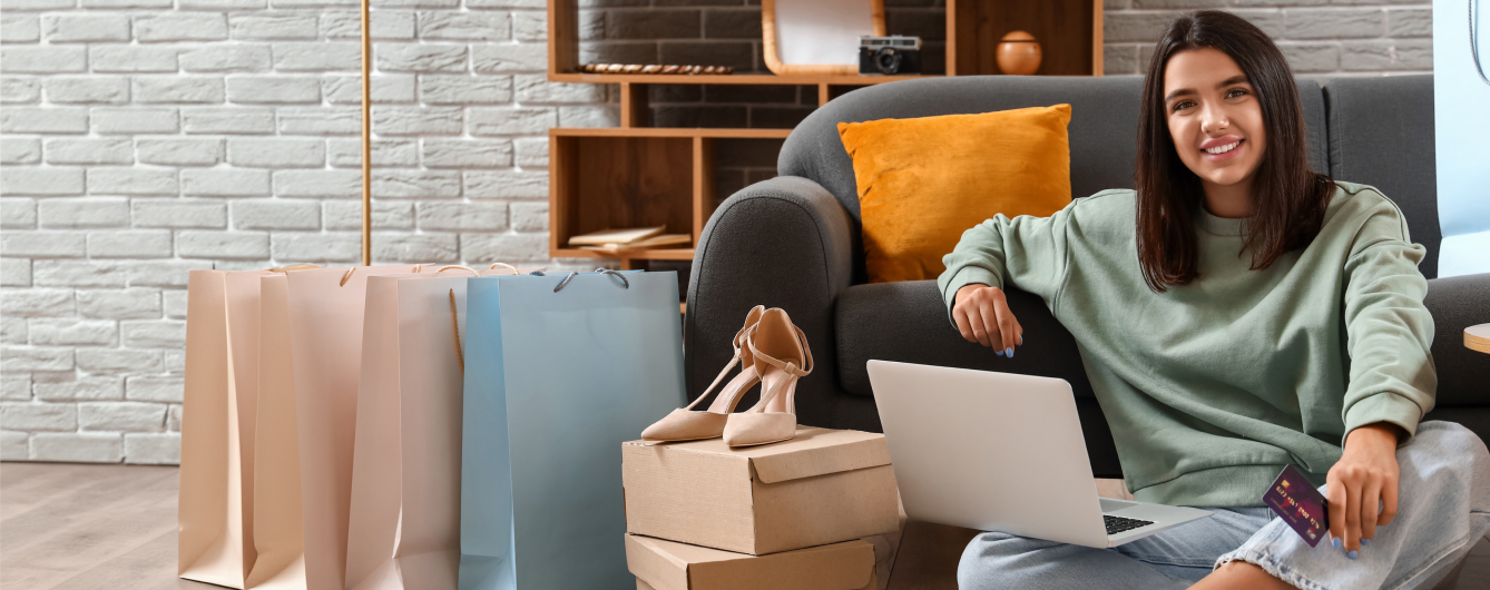Customer paying online in an e-commerce store